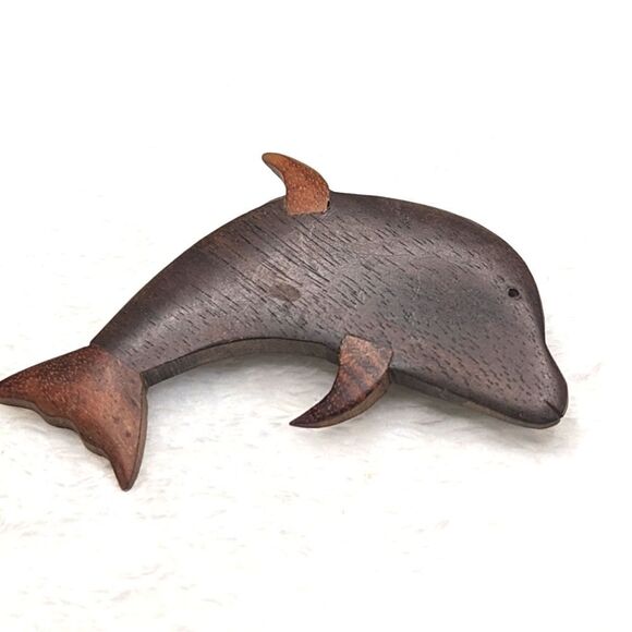 Vintage Artisan Made Wooden Dolphin Brooche - Picture 6 of 7